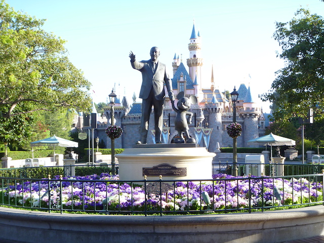 Partners Statue and Disneyland Castle