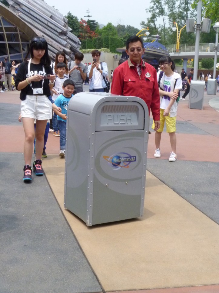 Push the Trashcan is alive and well in Hong Kong