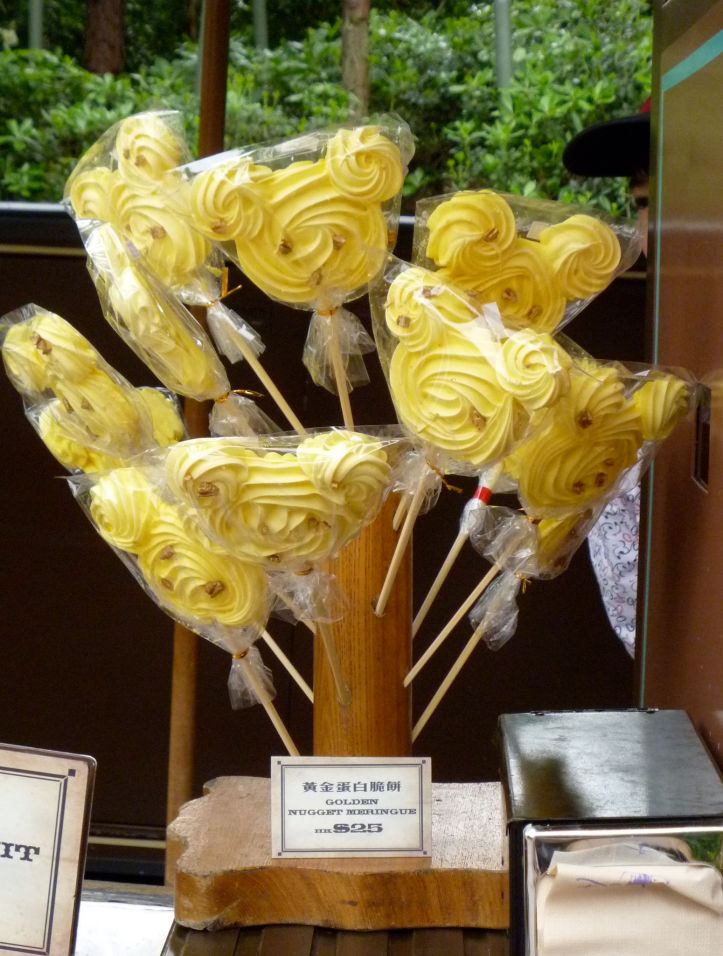 Mickey Mouse meringue