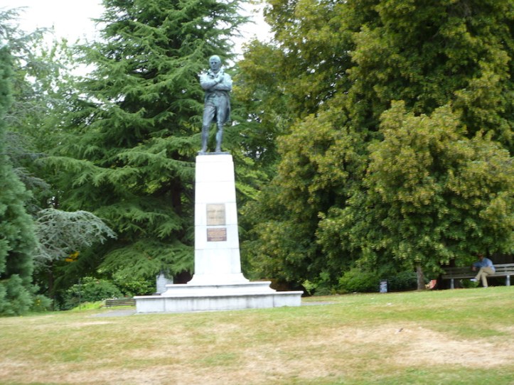 Robert Burns statue, apparently has the second most number of statues in his memory after Christopher Columbus