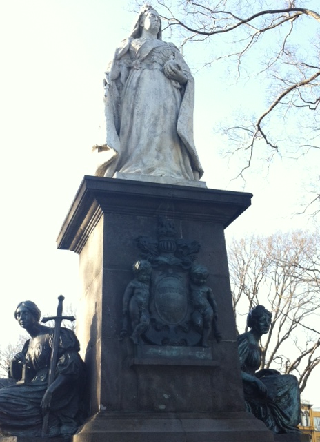 Queen Victoria Statue