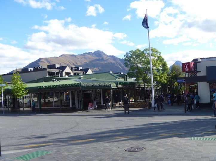 A short walk to the pedestrian shopping mall and... Starbucks.  No I didn't go in there ...