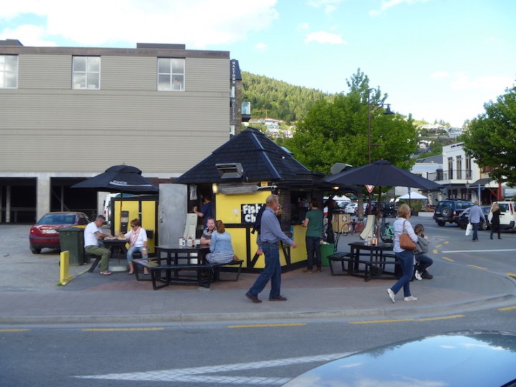 The fish'n'chip shack was doing a brisk trade of takeaways ...