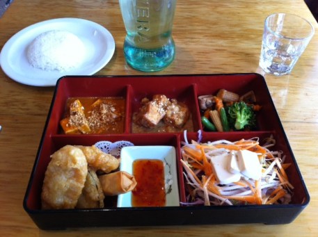 Tham Nak Thai - Vegetarian Bento Box